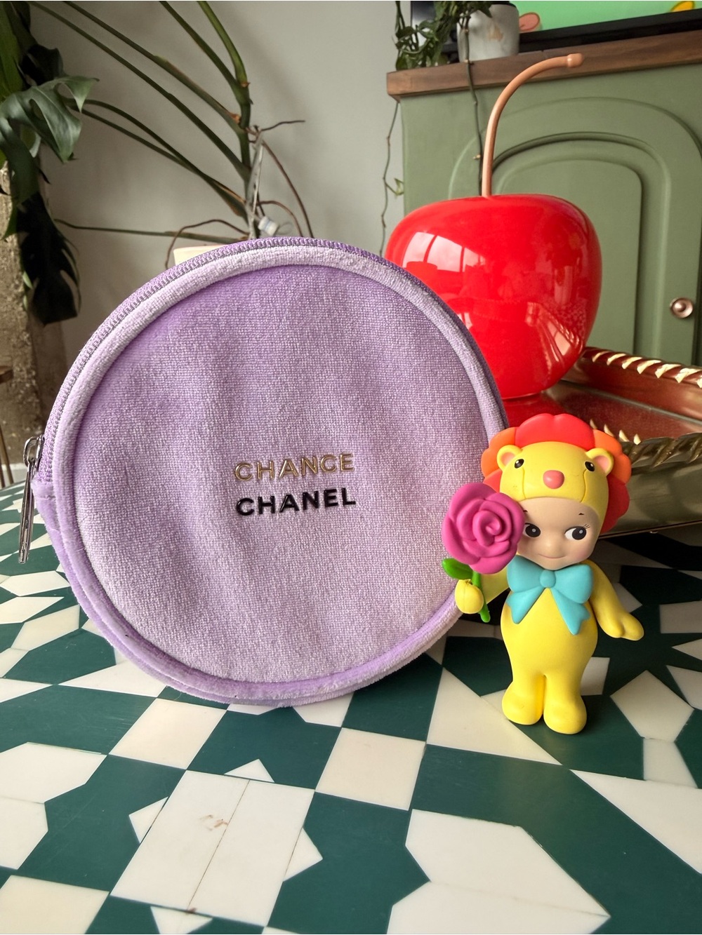Lavender Round Zipper Pouch with Sonny Angel